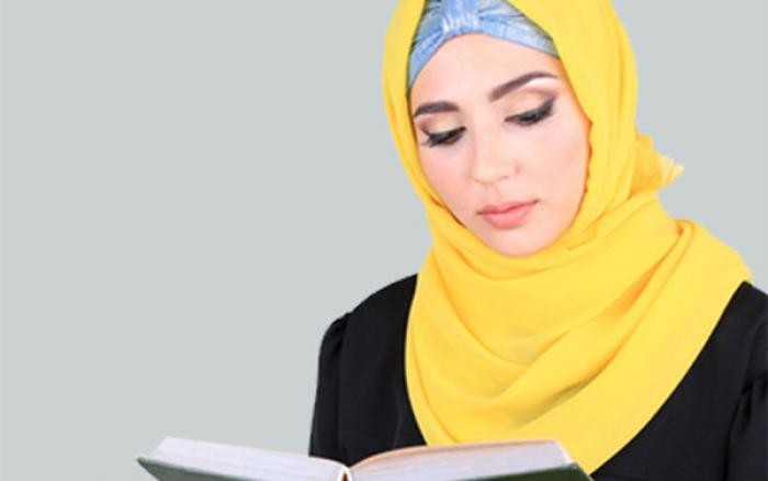 حكم إستعمال الكحل و مواد التجميل للنساء في نهار رمضان