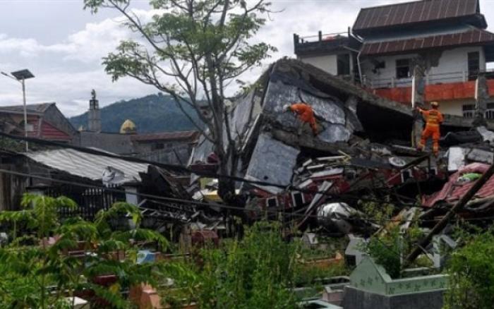 162 قتيلا في زلزال هزّ إندونيسيا.. ونزوح 13 ألف شخص