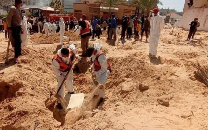 خان يونس: العثور على مقبرتين جماعيتين بمستشفى ناصر